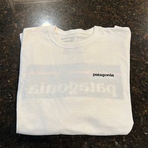 Men's SMALL Patagonia classic long sleeve tshirt.